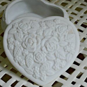 White Heart Jewelry Trinket Box Rose Details